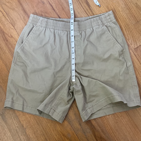 Pair of Lands’ End Mid-Rise Shorts/Size 8 - Picture 10 of 12